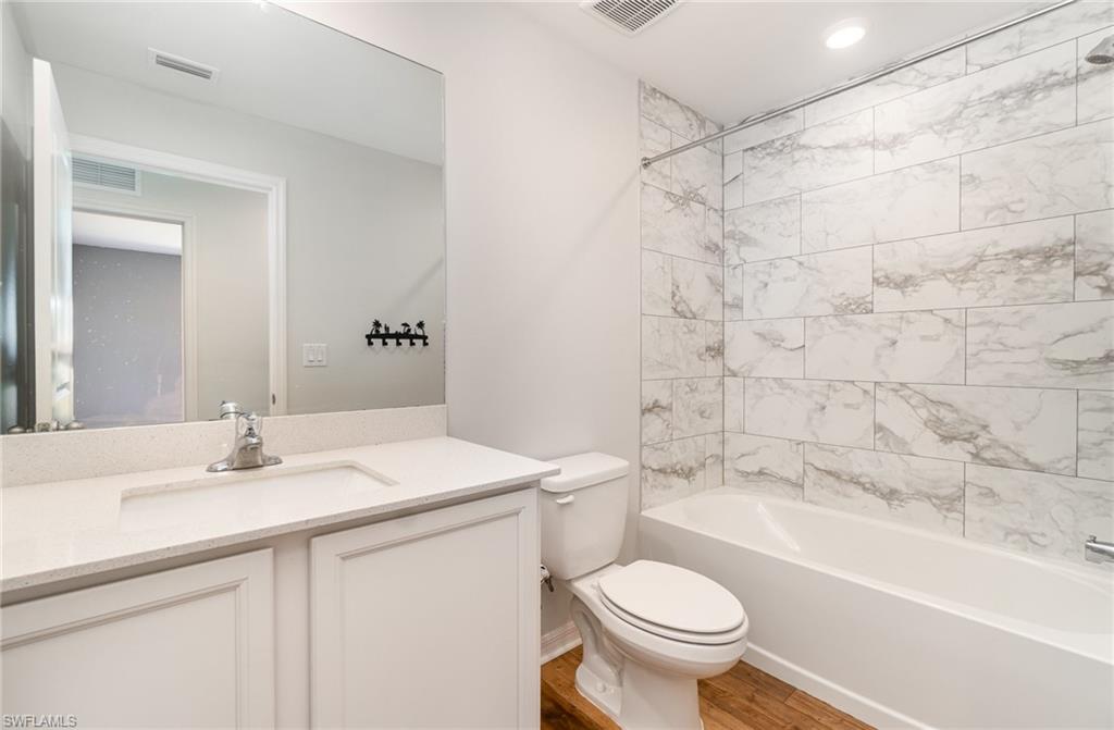 MIRROR LAKES - Residential Lease