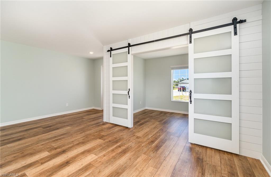 MIRROR LAKES - Residential Lease