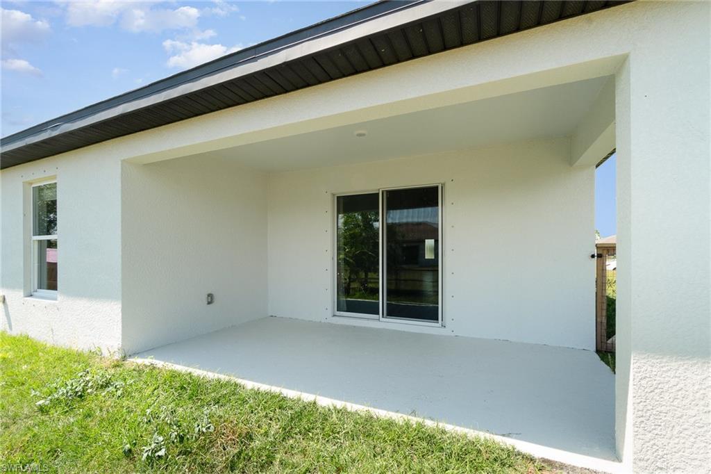 MIRROR LAKES - Residential Lease