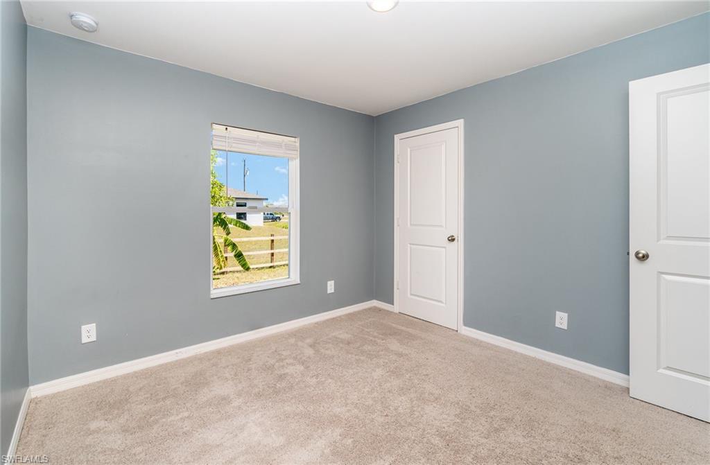 MIRROR LAKES - Residential Lease