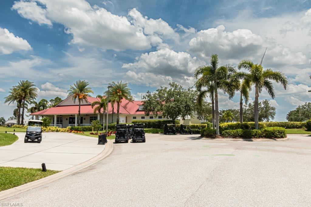 HAMPTON LAKES - Residential