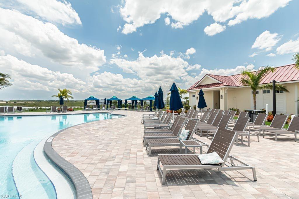 HAMPTON LAKES - Residential