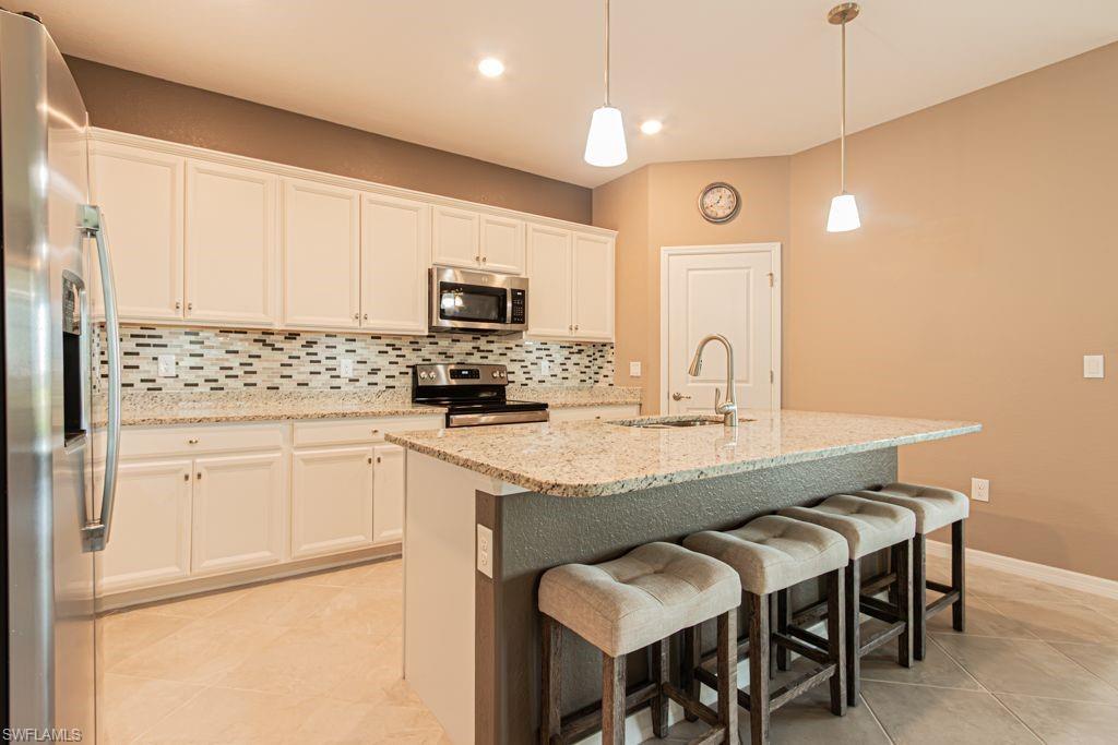 HAMPTON LAKES - Residential