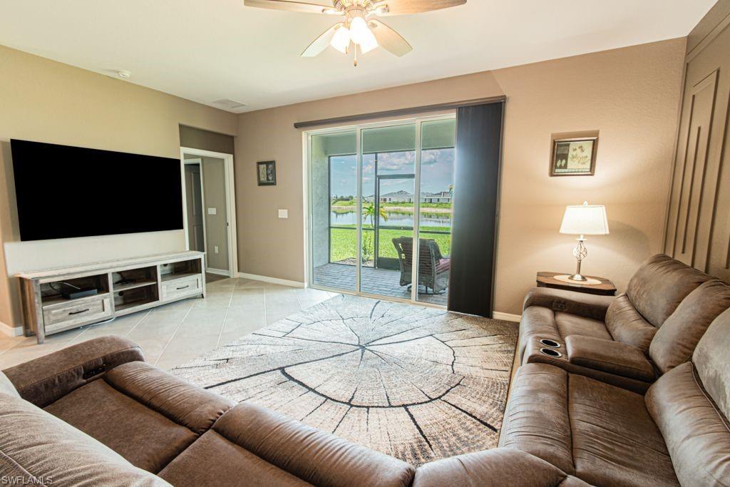 HAMPTON LAKES - Residential