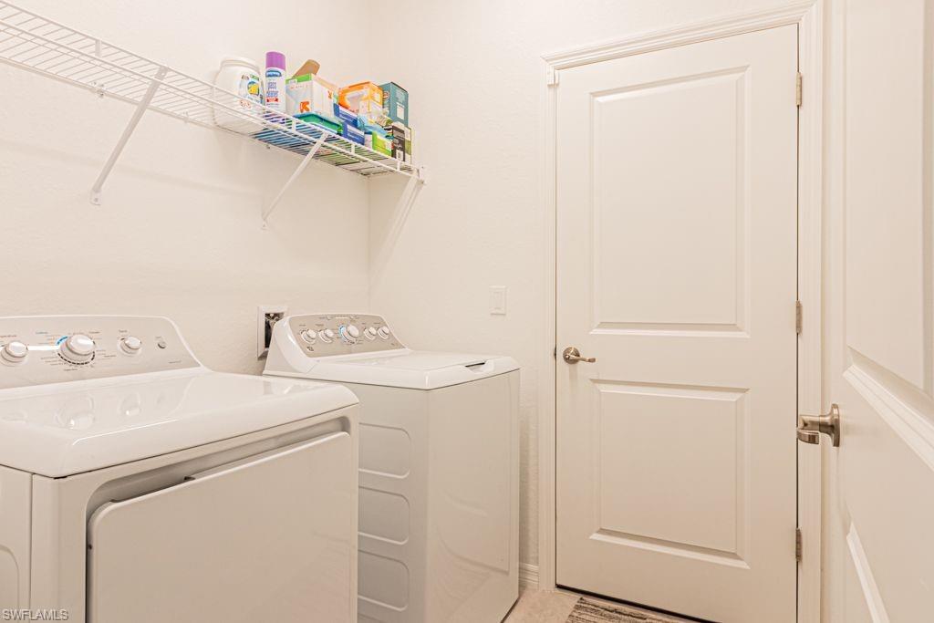 HAMPTON LAKES - Residential