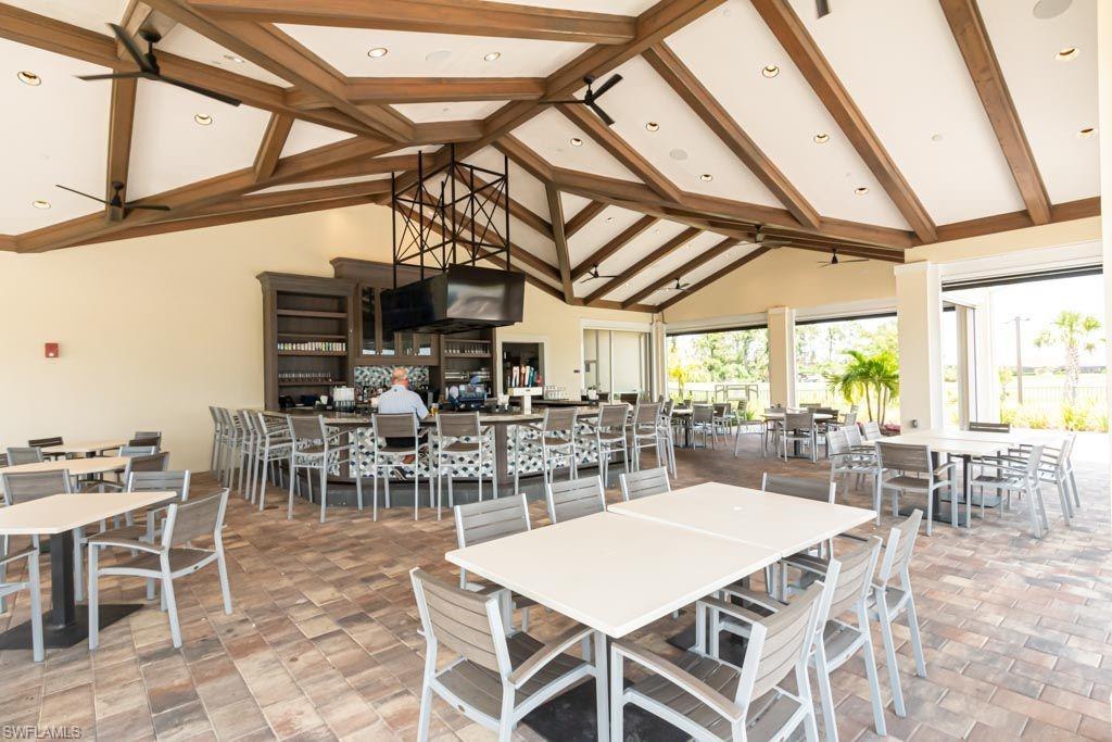 HAMPTON LAKES - Residential