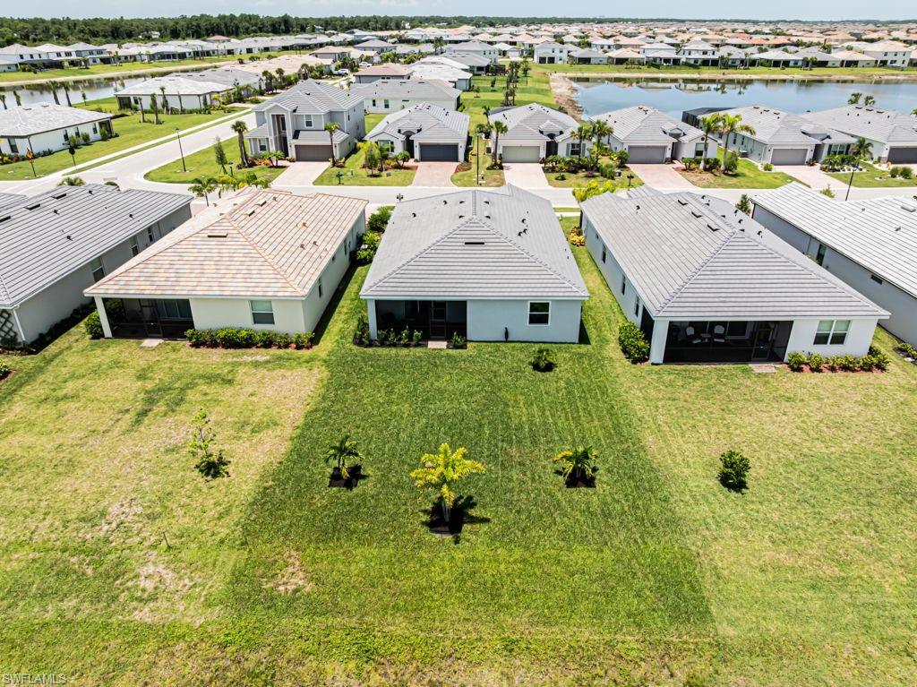 HAMPTON LAKES - Residential