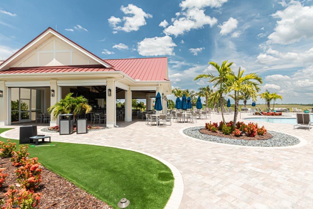 HAMPTON LAKES - Residential