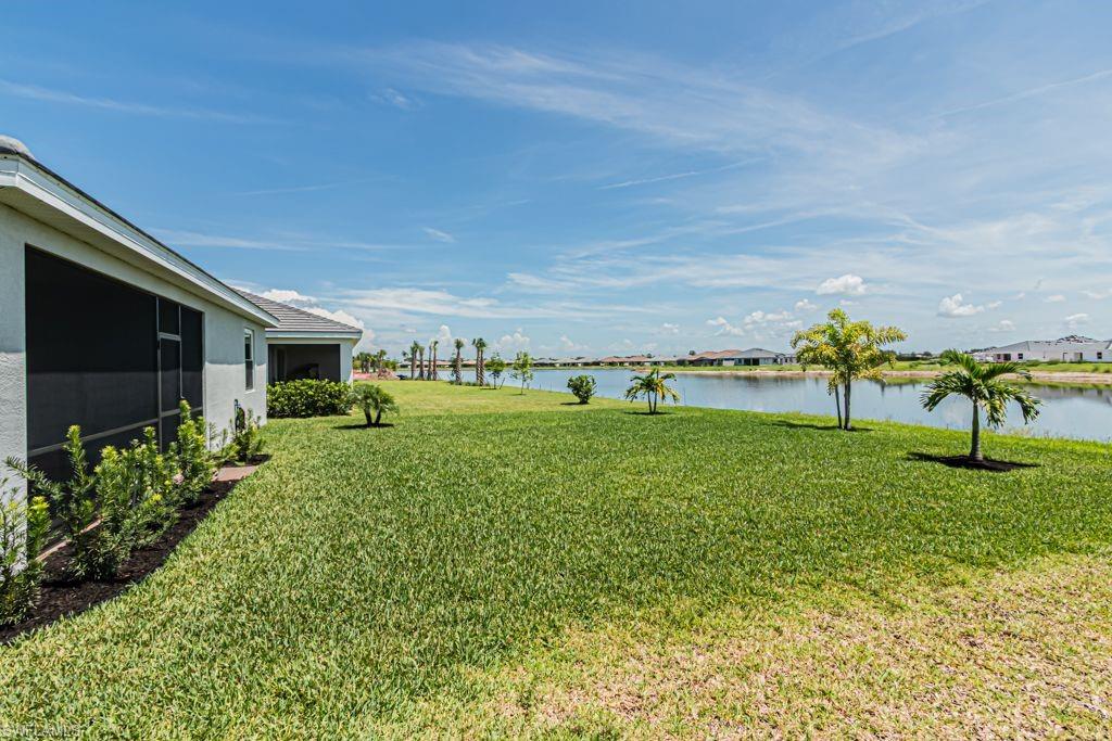 HAMPTON LAKES - Residential