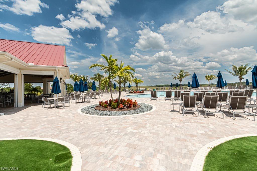 HAMPTON LAKES - Residential