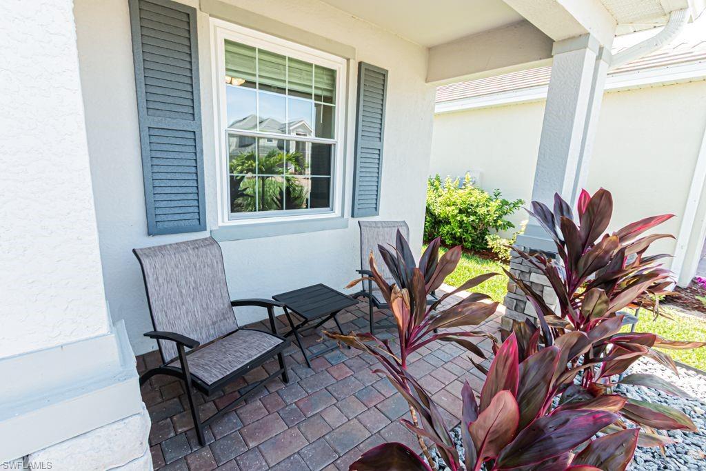 HAMPTON LAKES - Residential