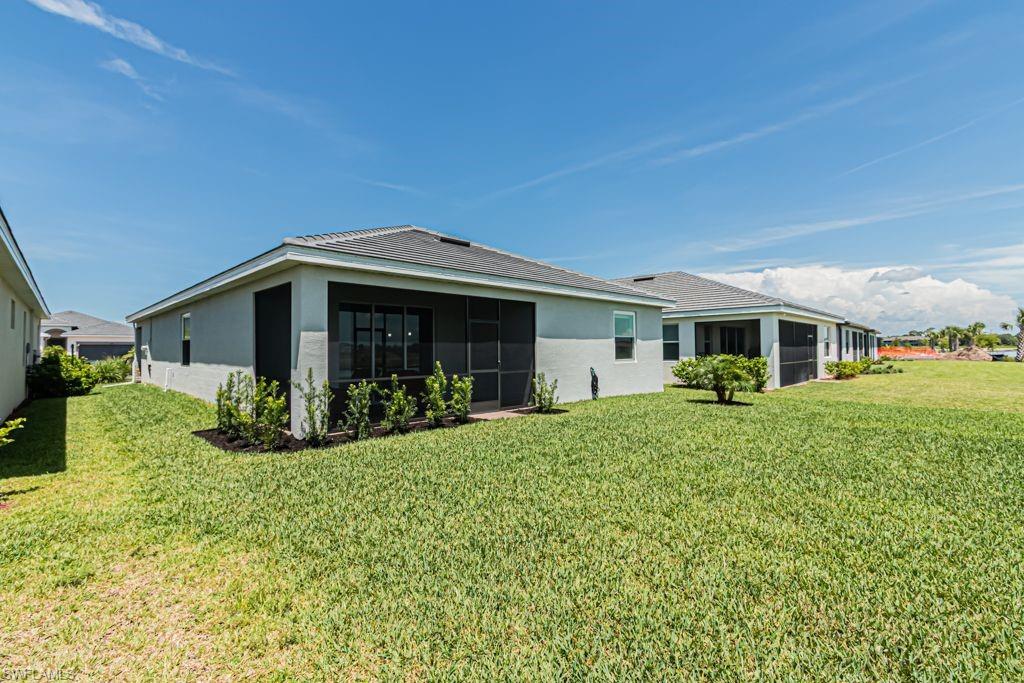 HAMPTON LAKES - Residential
