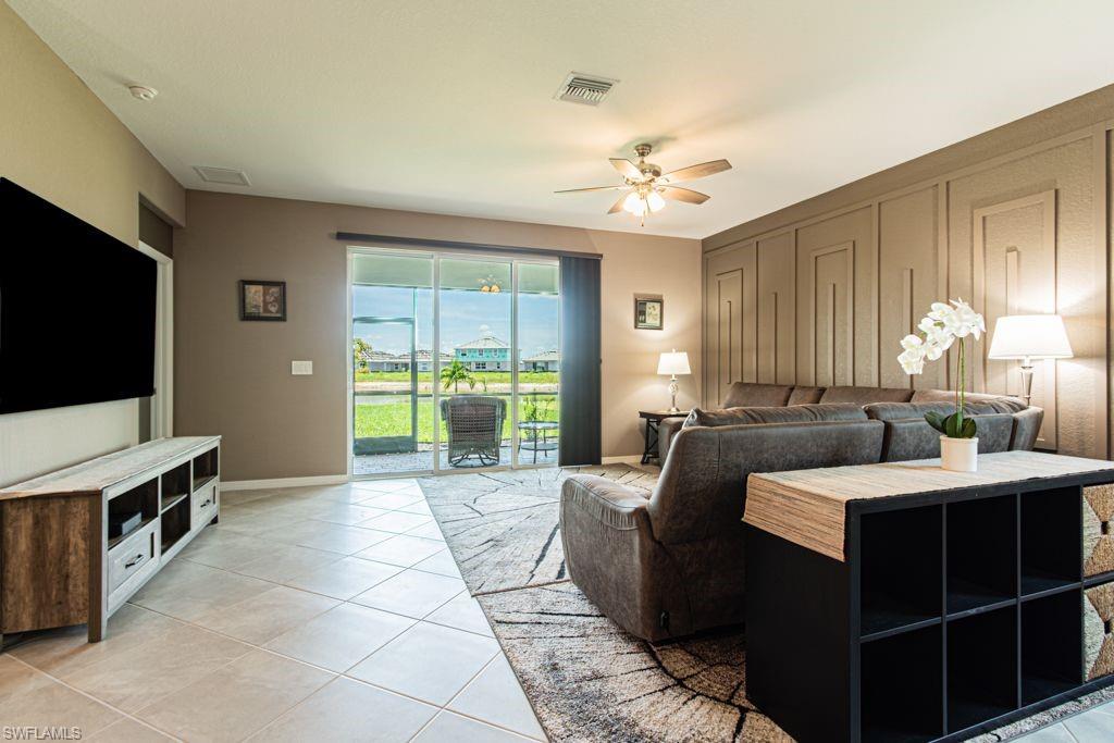 HAMPTON LAKES - Residential