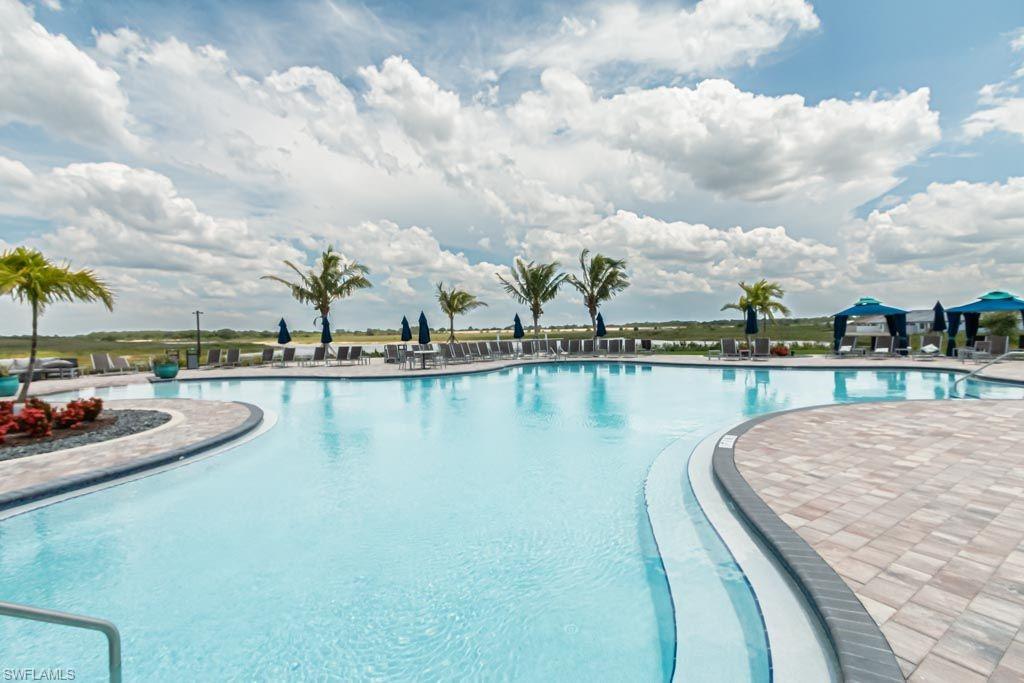 HAMPTON LAKES - Residential