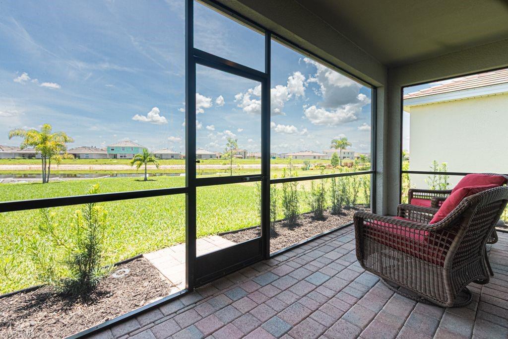 HAMPTON LAKES - Residential