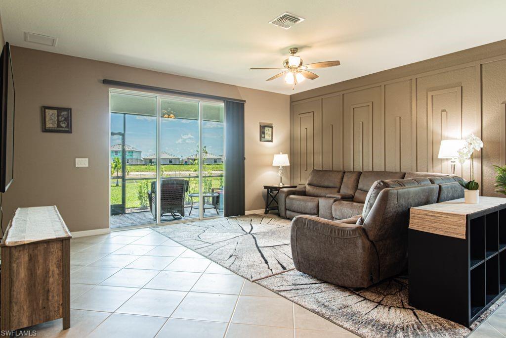 HAMPTON LAKES - Residential