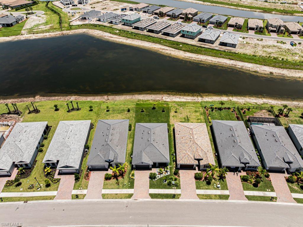 HAMPTON LAKES - Residential