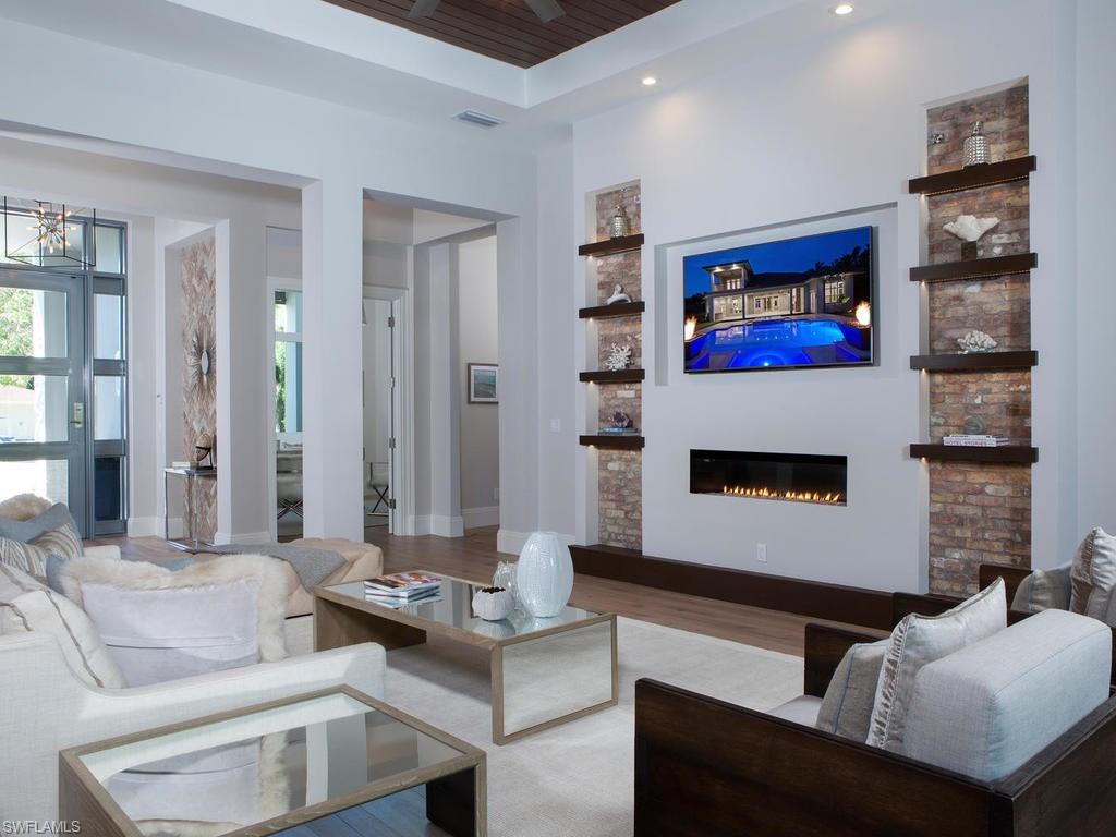 MOORINGS - Residential