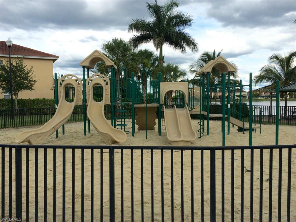 CATALINA ISLES - Residential