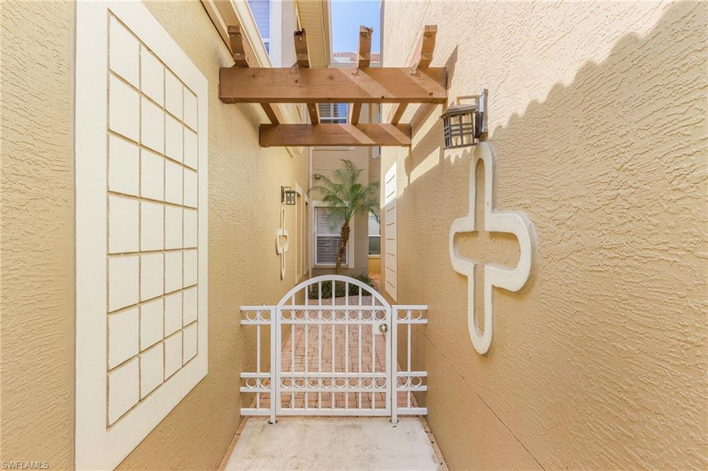 SABAL PALM - Residential Lease