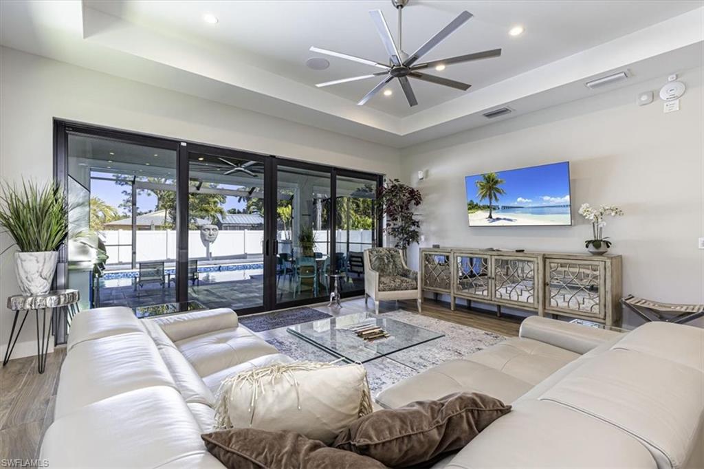 NAPLES PARK - Residential