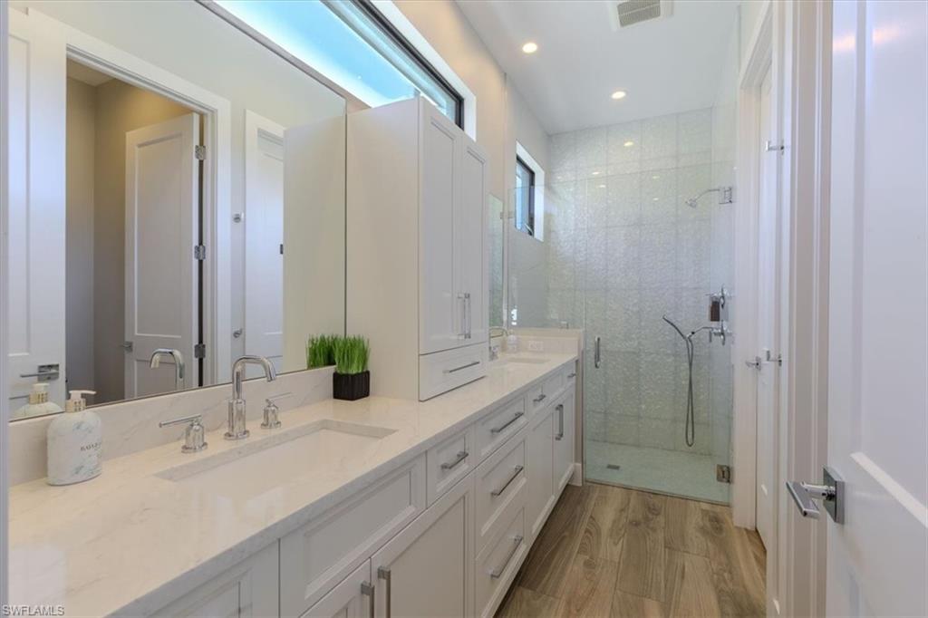 NAPLES PARK - Residential