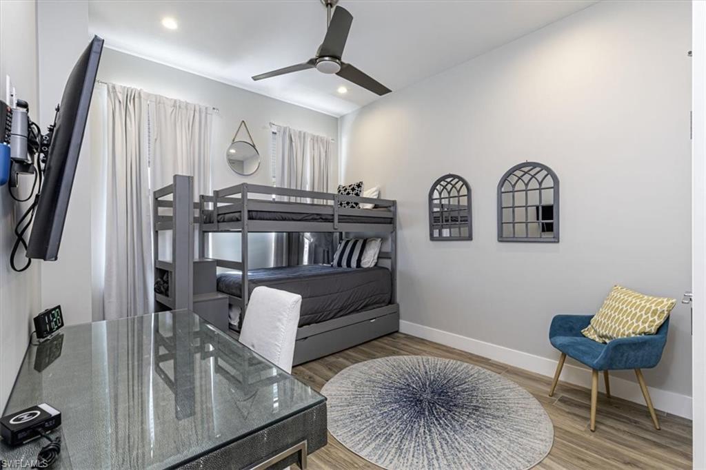 NAPLES PARK - Residential