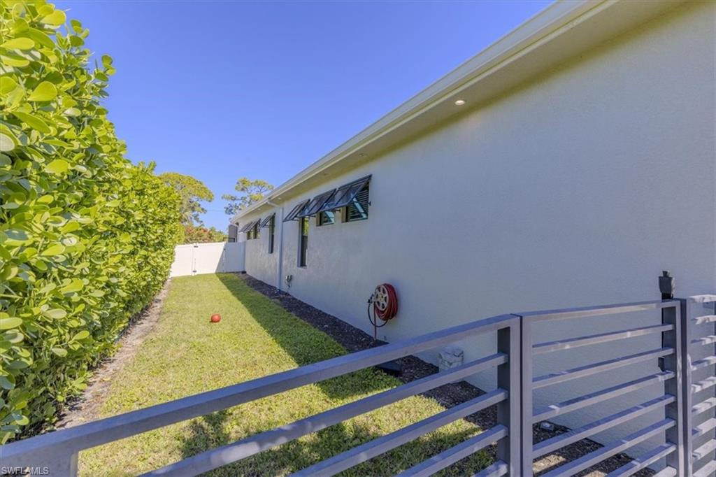 NAPLES PARK - Residential