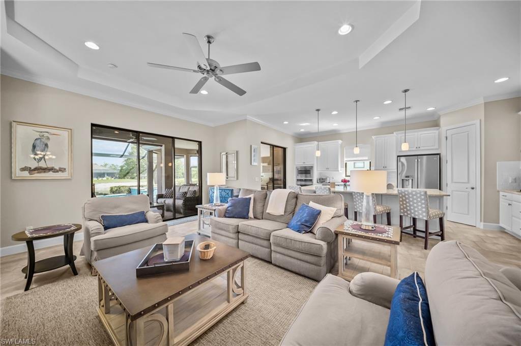 ESPLANADE - Residential Lease