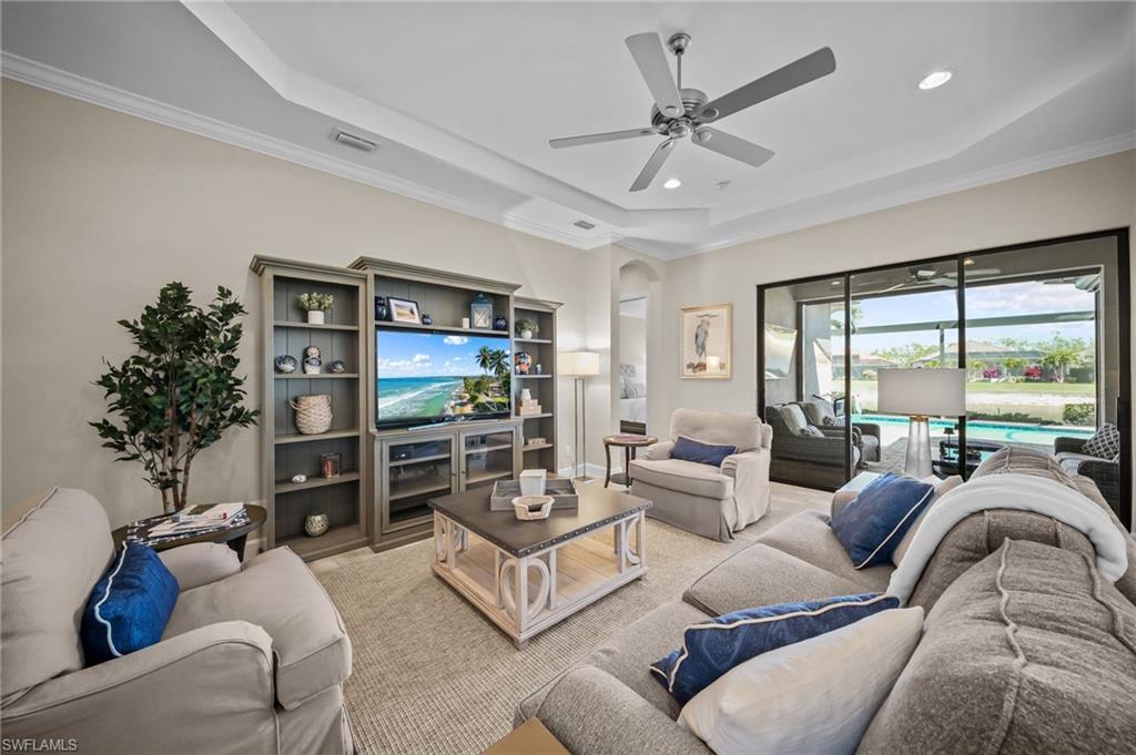 ESPLANADE - Residential Lease