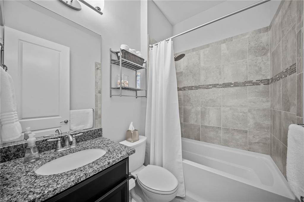 ESPLANADE - Residential Lease