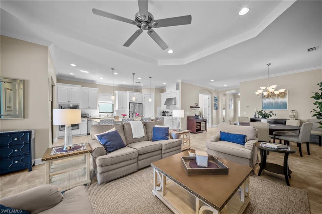 ESPLANADE - Residential Lease