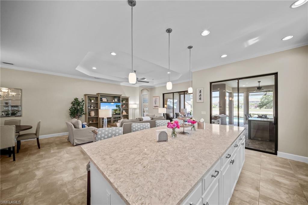 ESPLANADE - Residential Lease