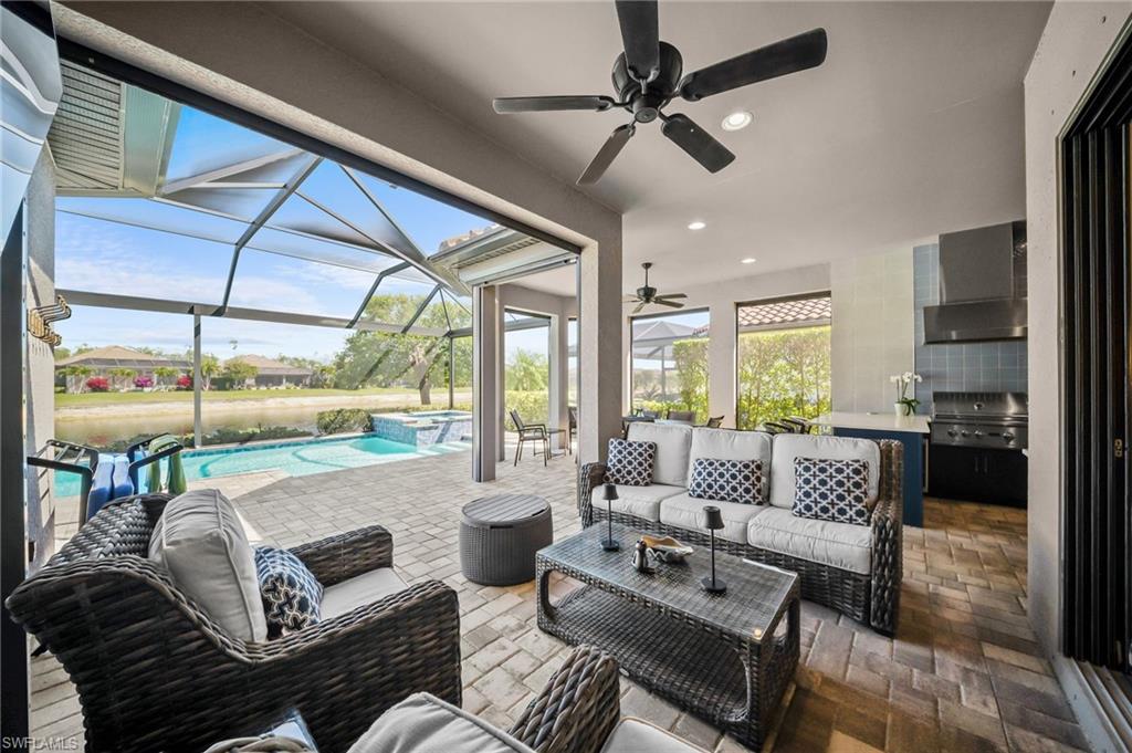 ESPLANADE - Residential Lease