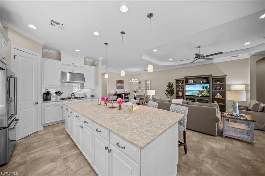 ESPLANADE - Residential Lease