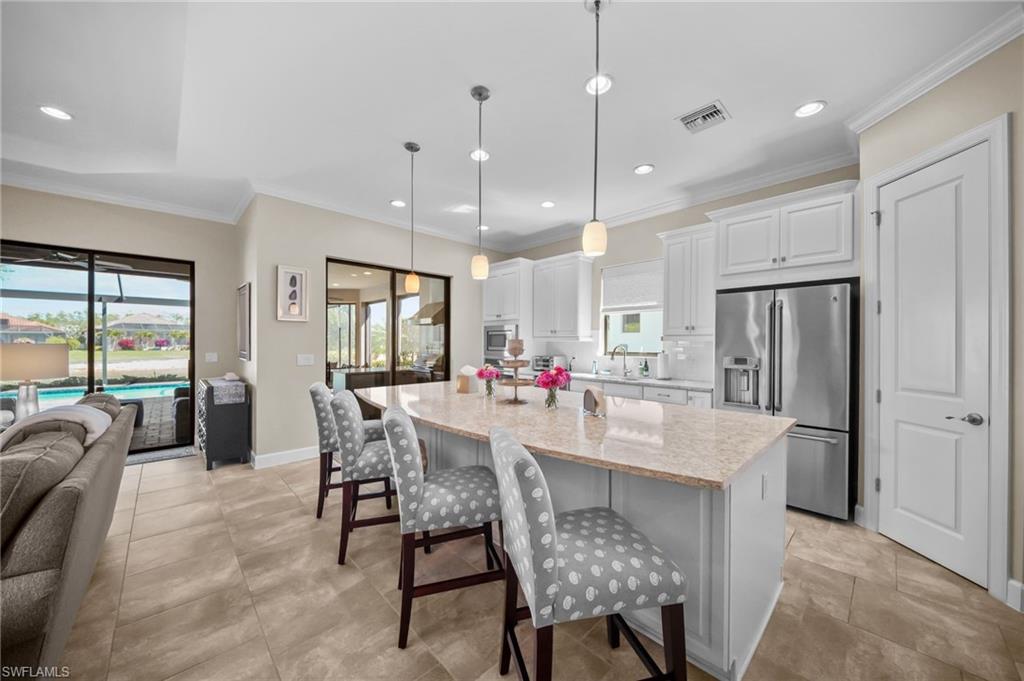 ESPLANADE - Residential Lease