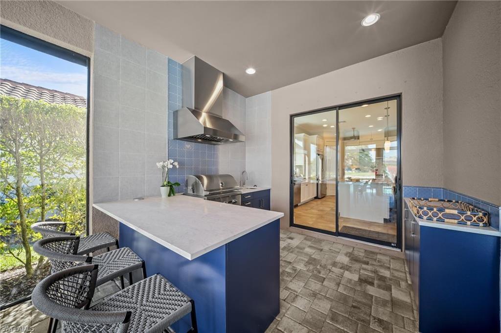 ESPLANADE - Residential Lease