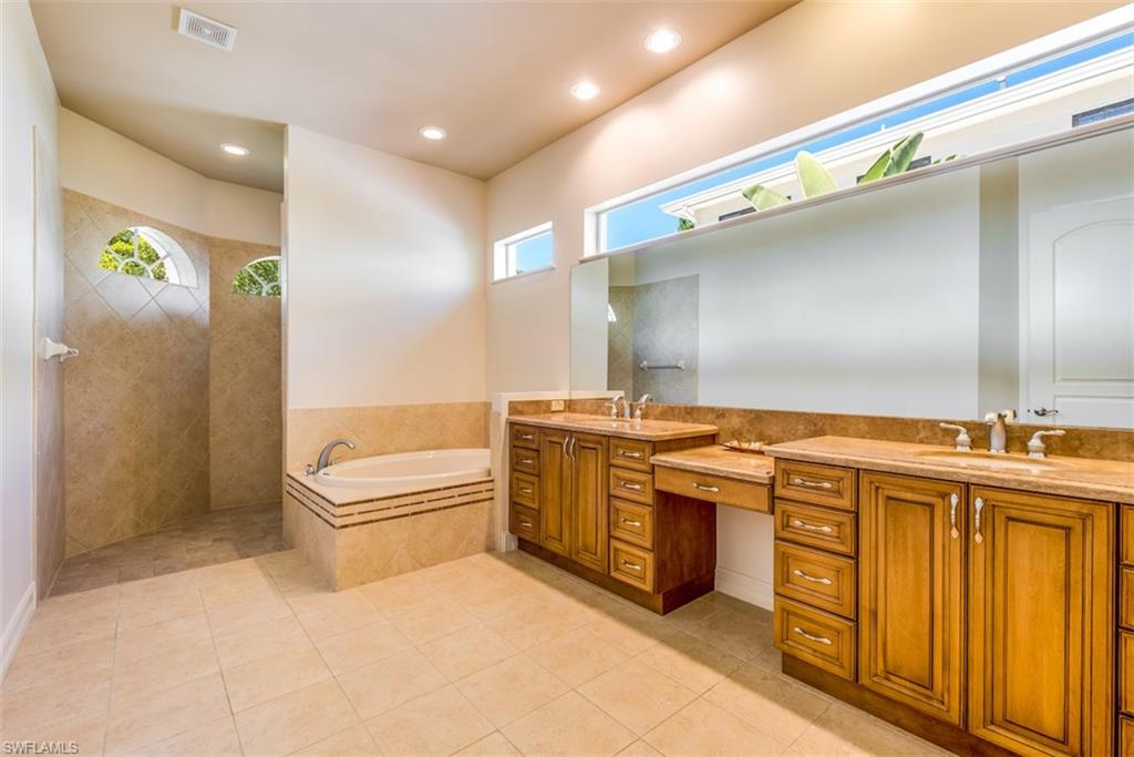 ROYAL HARBOR - Residential