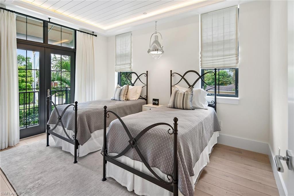 OLDE NAPLES - Residential