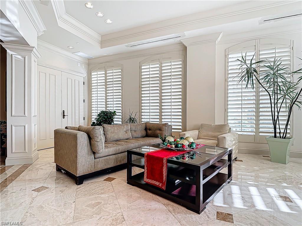 ST. TROPEZ - Residential