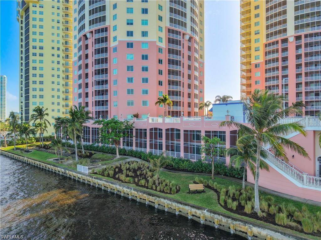 ST. TROPEZ - Residential