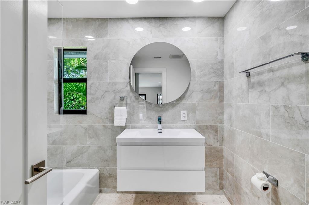 PARK SHORE - Residential