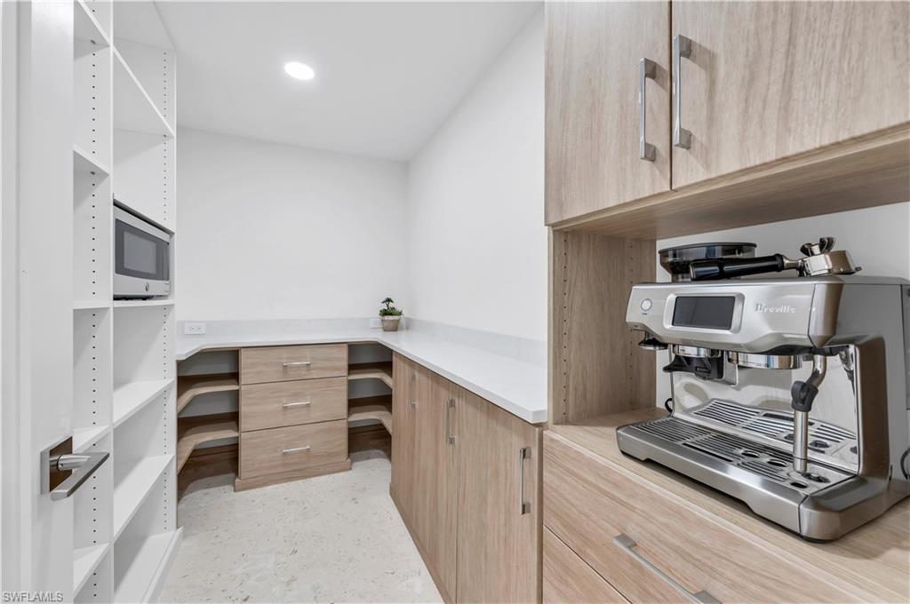 PARK SHORE - Residential