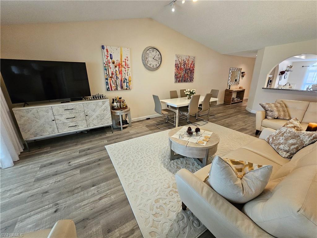 COLONIES - Residential