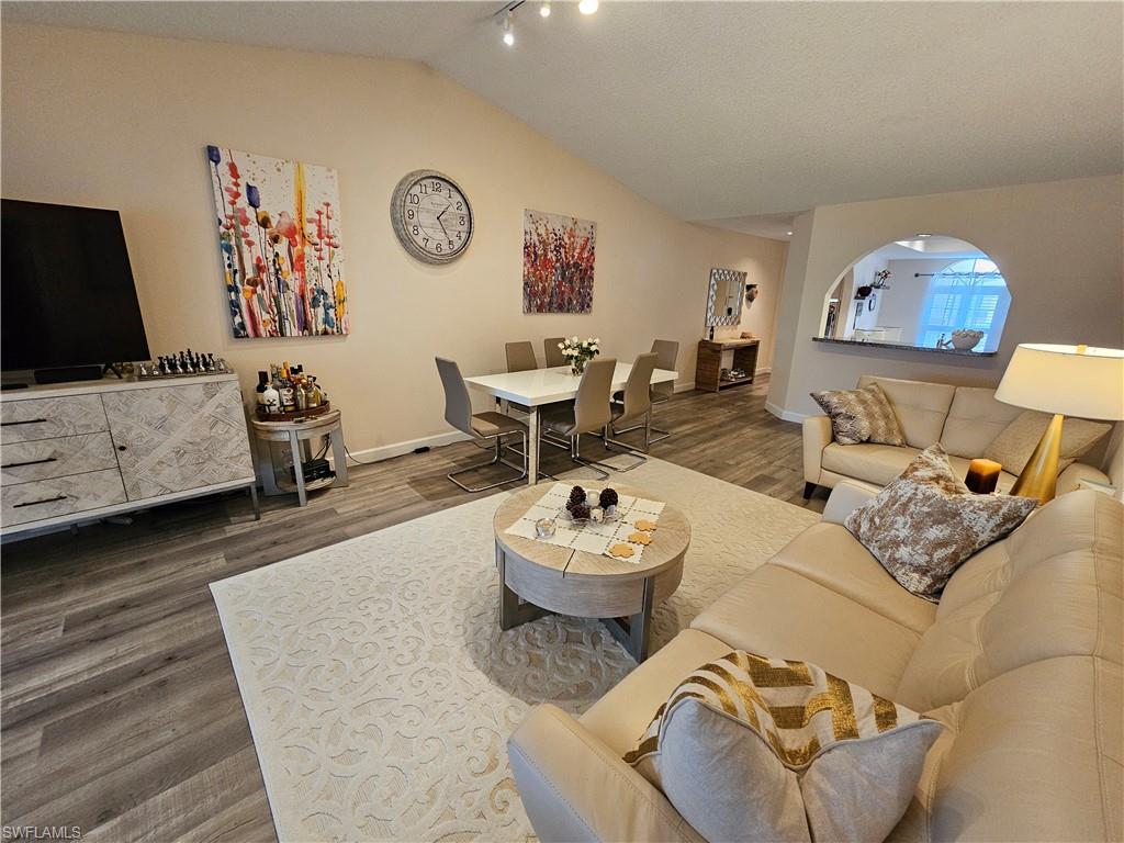 COLONIES - Residential