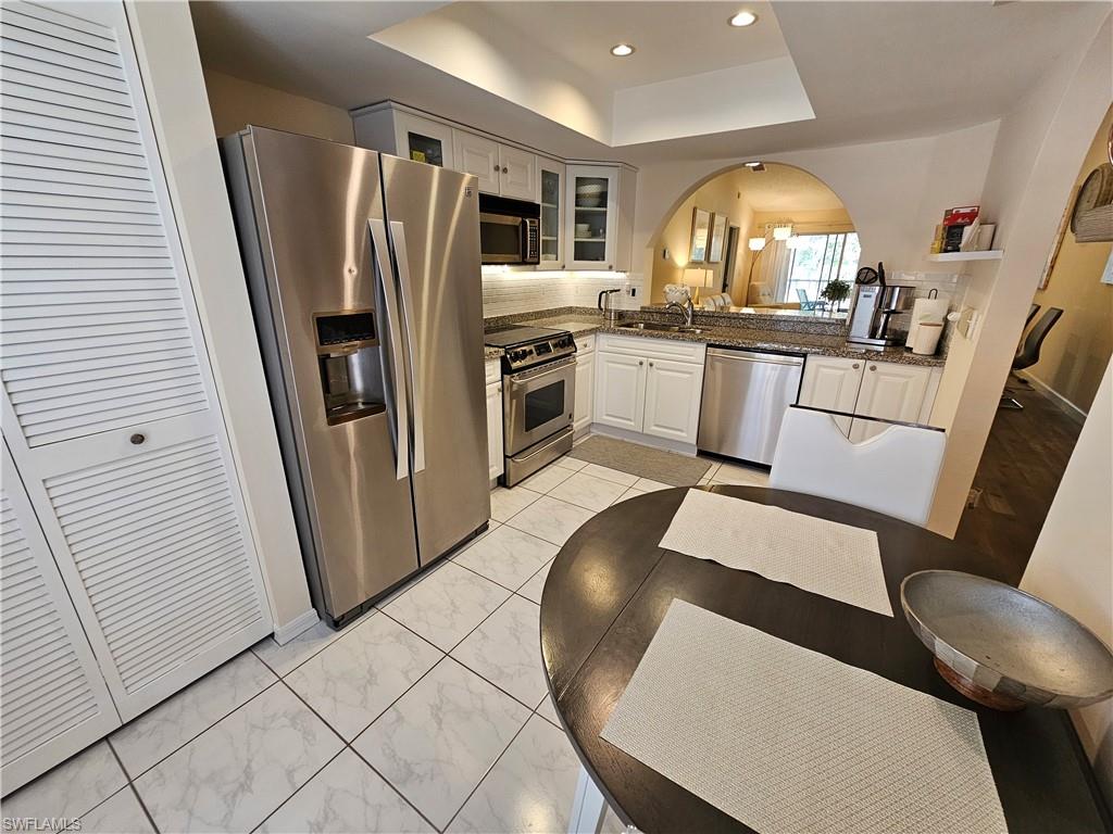 COLONIES - Residential