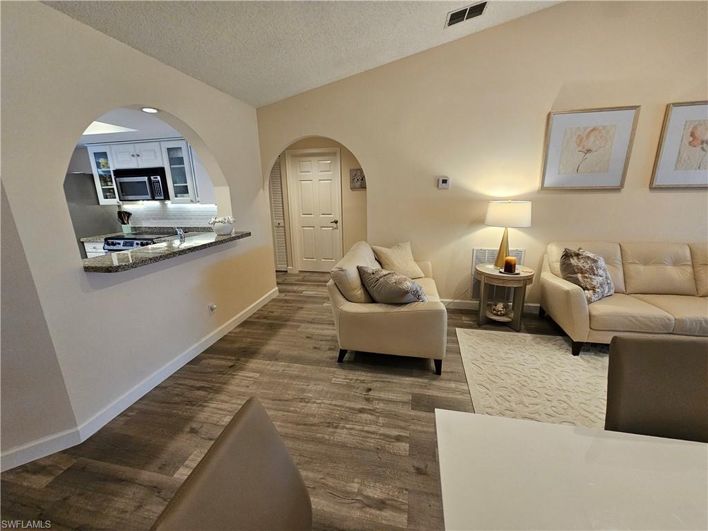 COLONIES - Residential