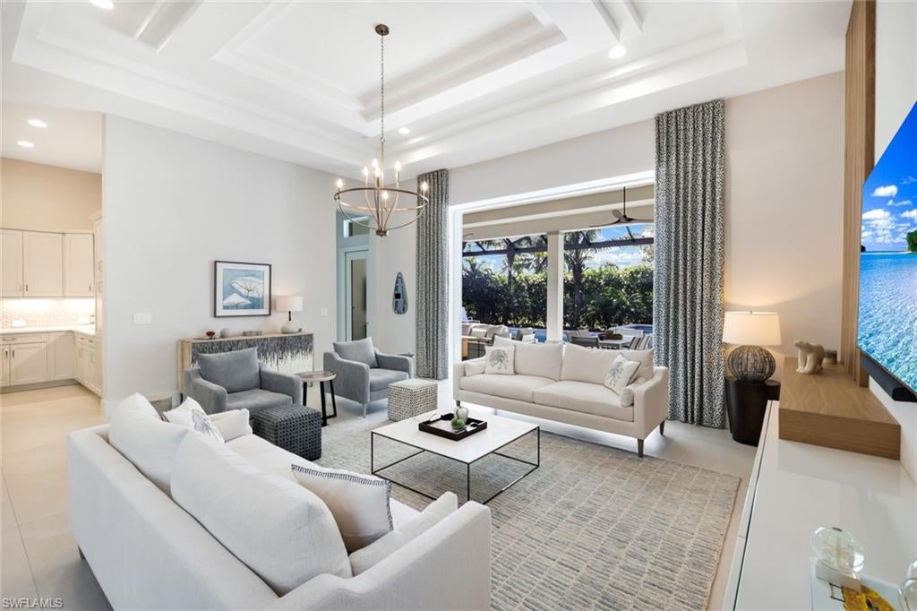3176 Capistrano LN