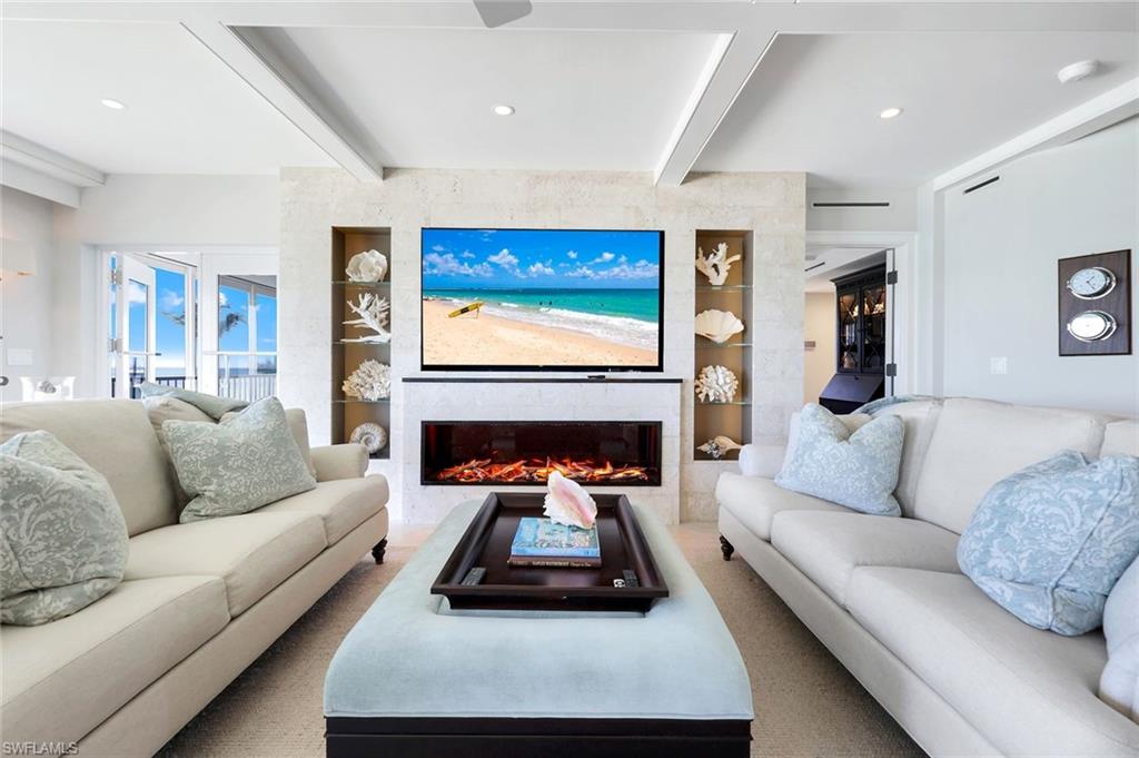 LAURENTIANS - Residential