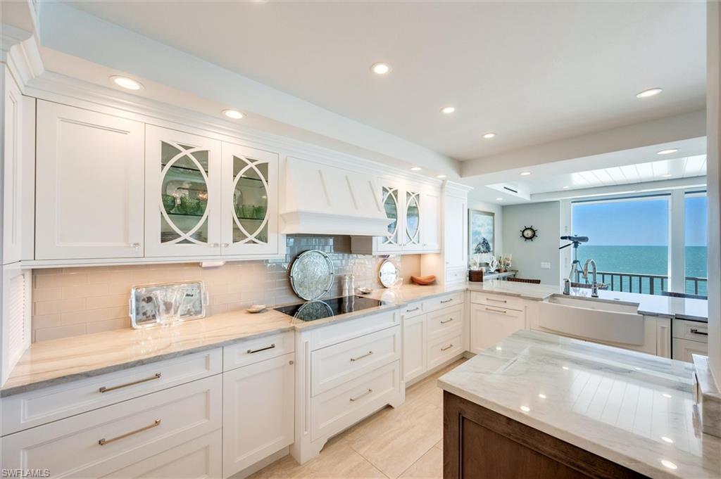 LAURENTIANS - Residential